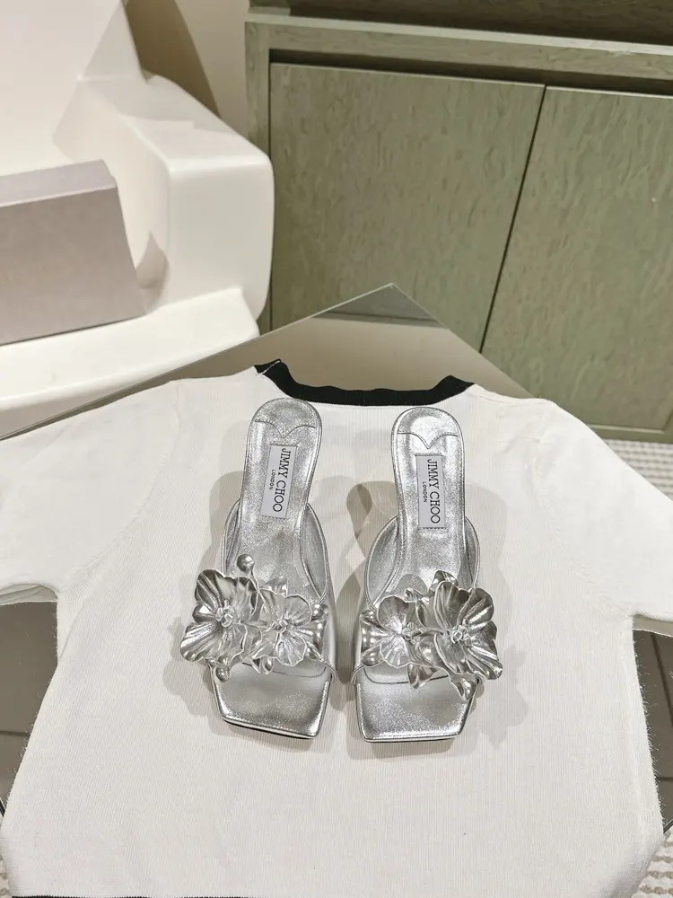 leather flower slippers Jimmy Choo lambskin is amazing. Jimmy Choo’s summer hit Reunion is