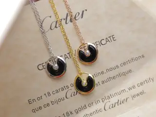 Cartier amulet necklace It symbolizes gentle caress Warm eyes