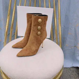 Balmain’s latest fall and winter catwalk style metal round buckle short boots Size: 35-40