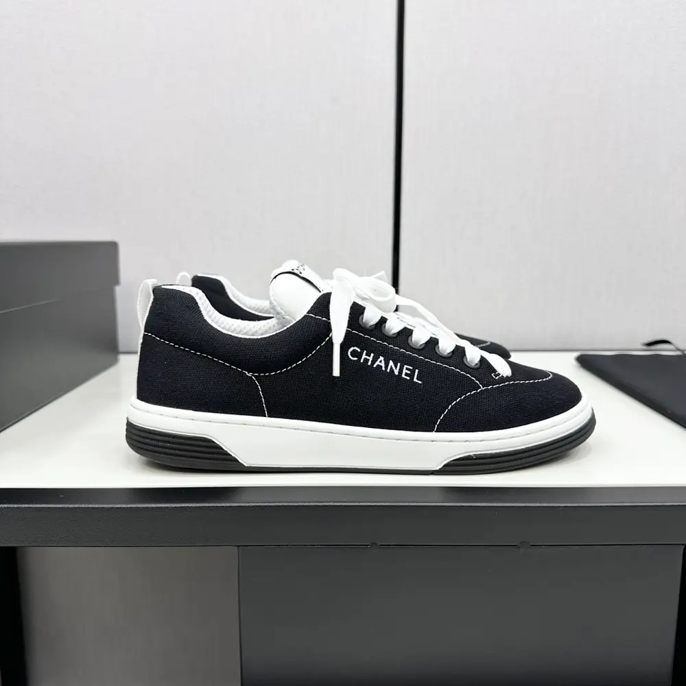 Chanel full leather panda color white shoes casual sports shoes skateboard shoes