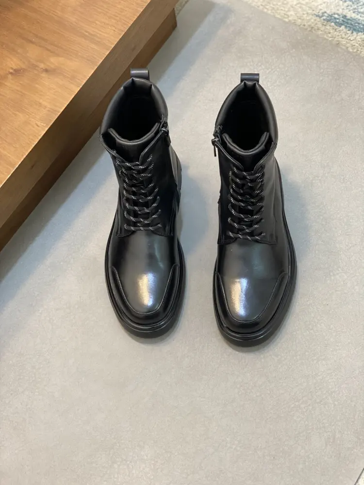 Salvatore Ferragamo Ferragamo men’s autumn and winter ankle boots embody classic elegance