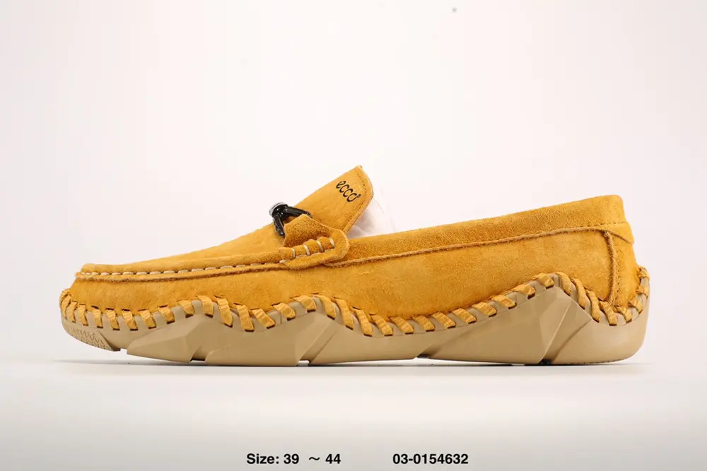 ECCO casual leather shoes with comfortable and breathable fabric