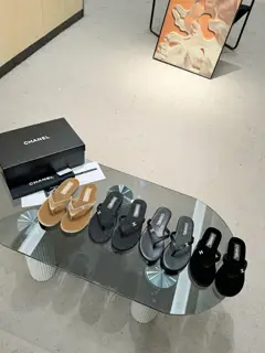 Chanel Velvet Crystal Diamond Spring and Summer Show Flip-flops