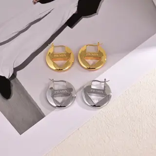 Prada simple earrings The new heavyweight product is here