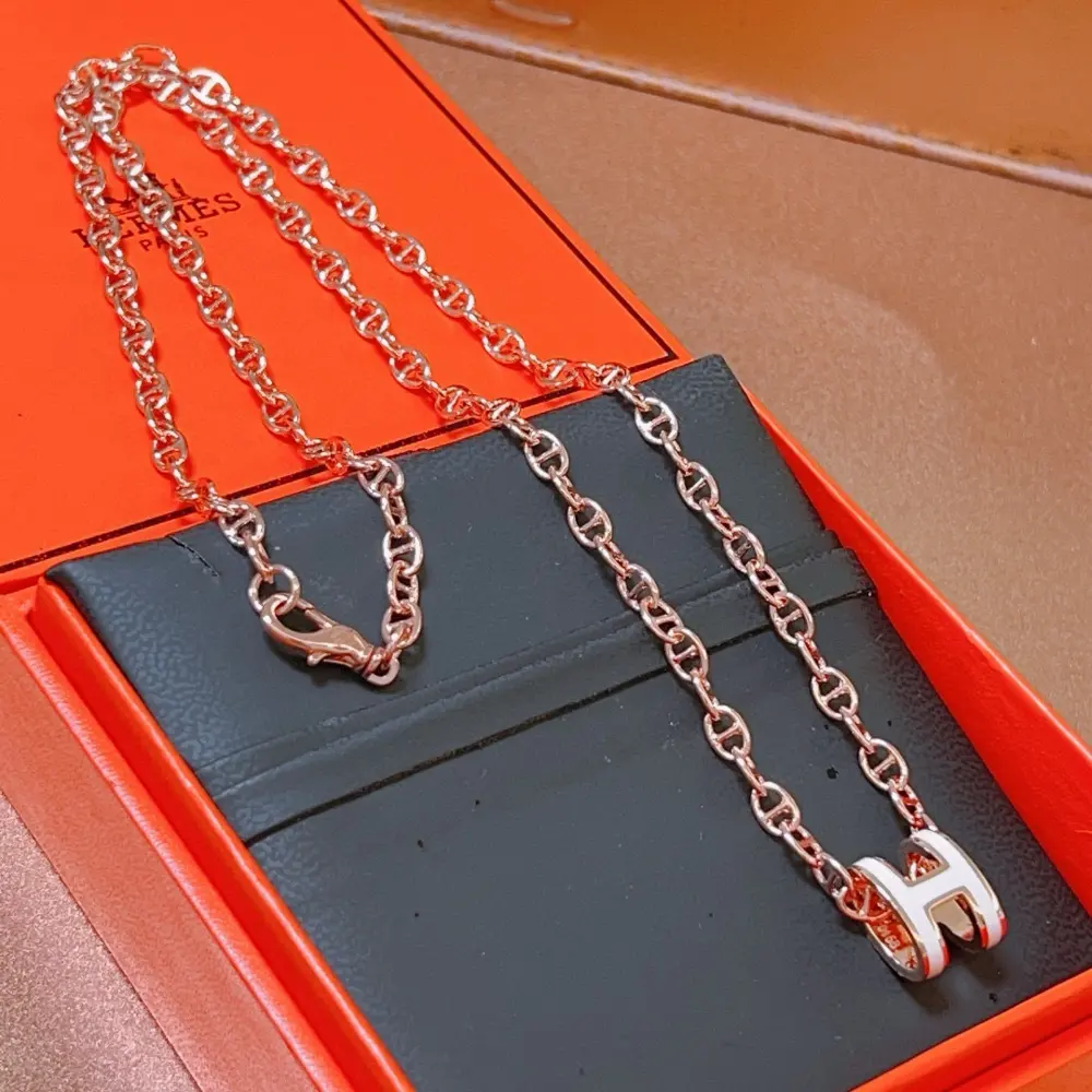 HERMES necklace H letter oval series jewelry imported enamel plating. Pig nose chain