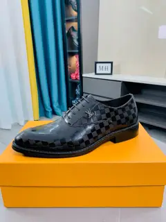 Louis Vuitton new open-edge pigskin shoes