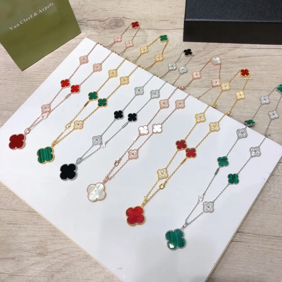 Van Cleef & Arpels short necklace Combination of diamond ten-flower necklace and large