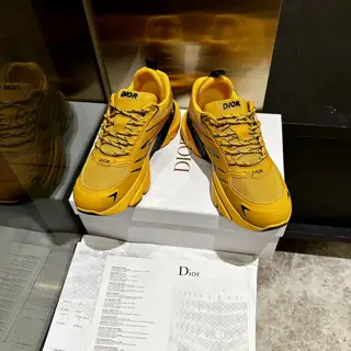 The C ‘ est Dior sneaker is a bold and stylish statement. Carefully crafted