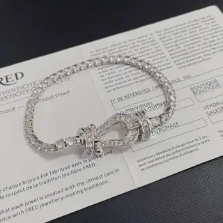 FRED full diamond horseshoe clasp bracelet