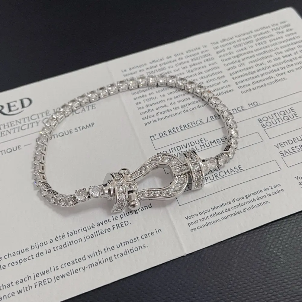 FRED full diamond horseshoe clasp bracelet