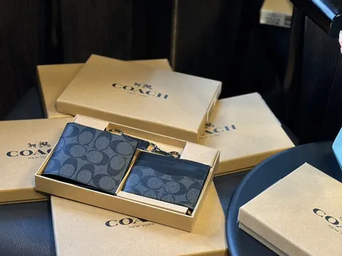 COACH Card Holder