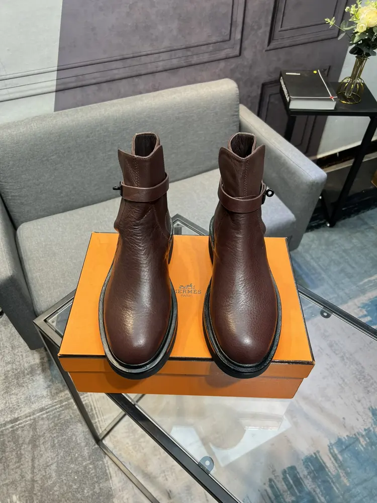 Hermès classic boots + British color matching design
