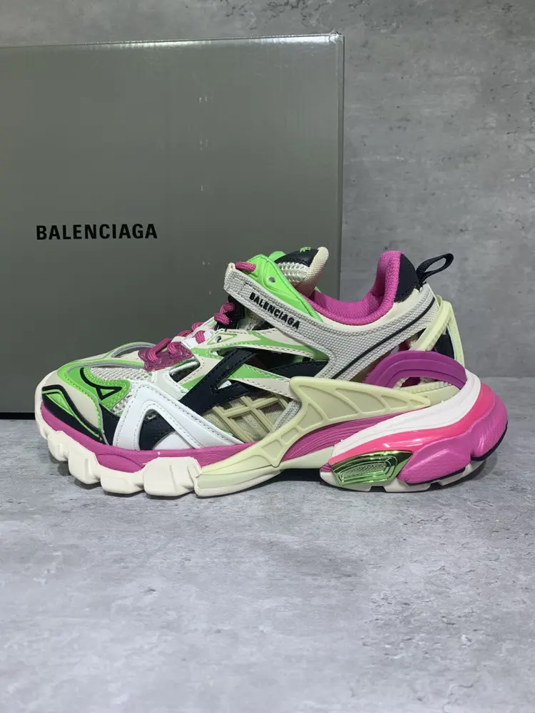 Balenciaga Track 4.0 Balenciaga 4th generation Added a new design While continuing the