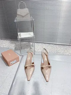 Miu Miu iumi Miu 24/Spring/Summer catwalk style kitten heel pointed sandals