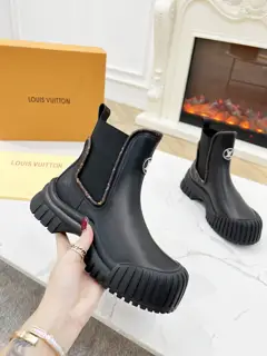 Louis Vuitton new model on the catwalk