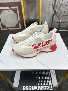 DSQUARED2 casual sports shoes are on sale at the same time in Z cabinet
