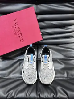 Valentino’s new hot-selling casual sports shoes