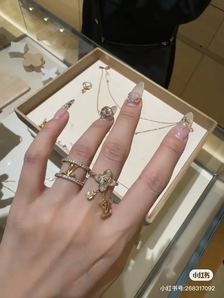 Louis Vuitton ring