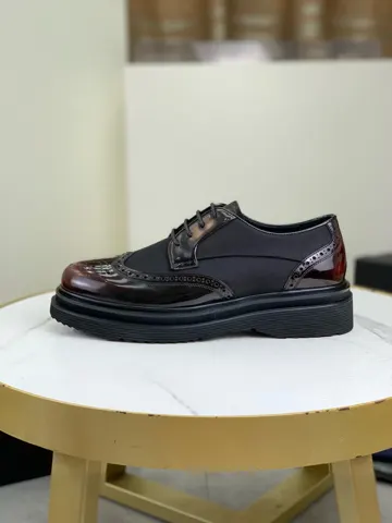 Prada business casual leather shoes