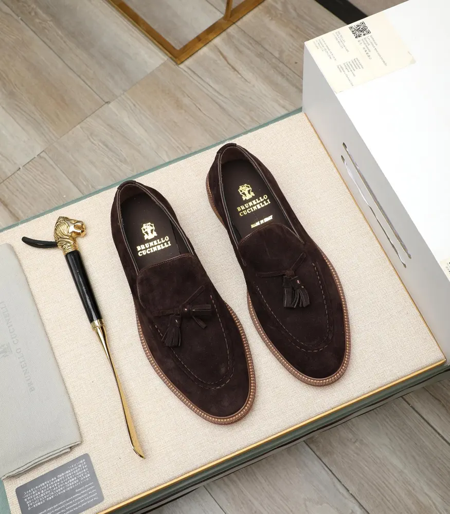 Brunello Cucinelli casual leather shoes Classic yarns inspire the sophistication and sporty