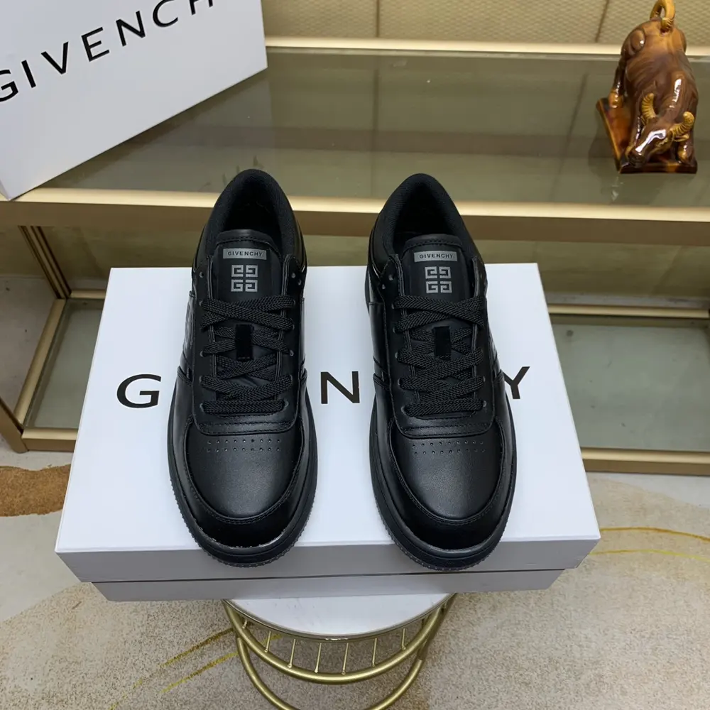 Givenchy low-top jogging sneakers