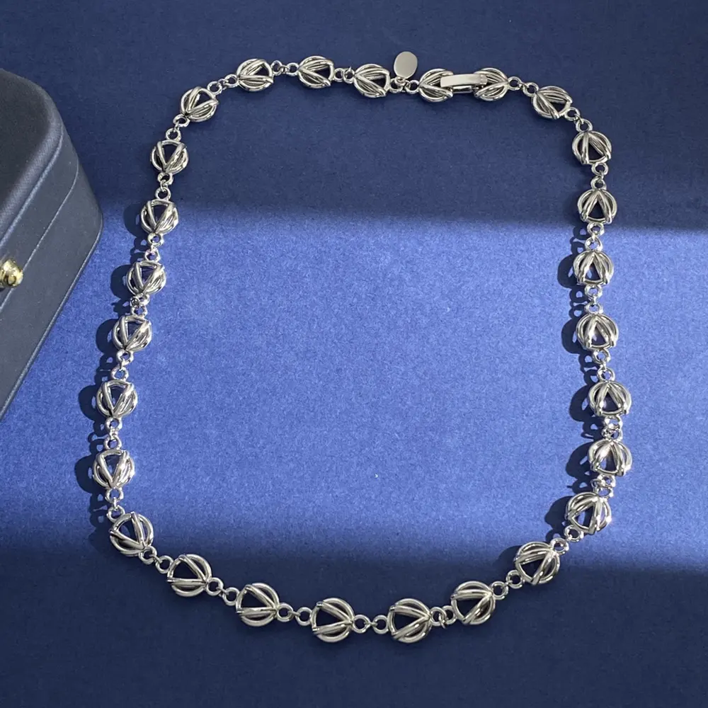 Valentino glossy hollow circle V letter necklace