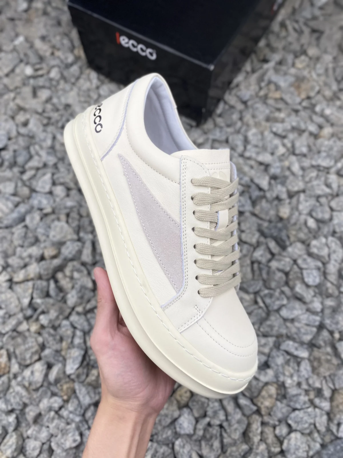 ECCO new versatile casual style