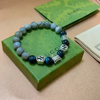 Gucci Bracelet for both men and women. The latest moonstone bracelet is of a higher grade