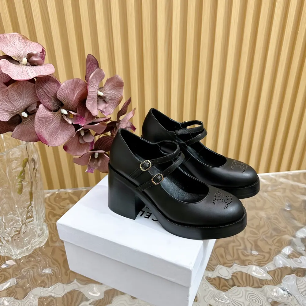 CELINE 24ss The same shoes as Celine and Gao Yuanyuan. Super youthful girl style