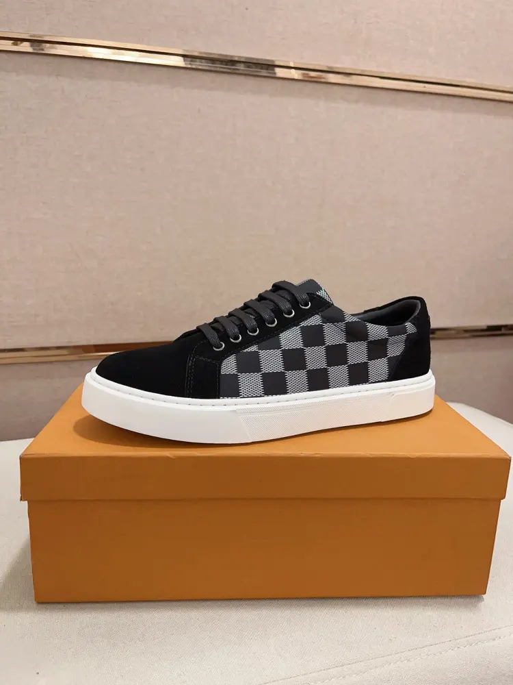Louis Vuitton trendy men’s shoes