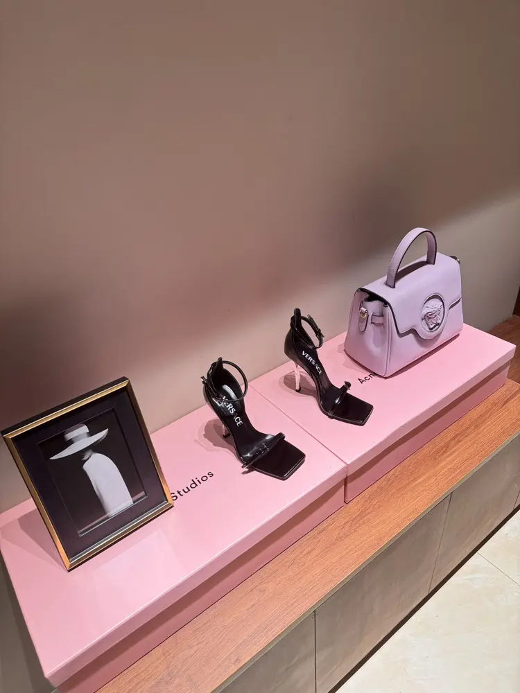 versace ‍ The perfect interpretation of Medusa Heels