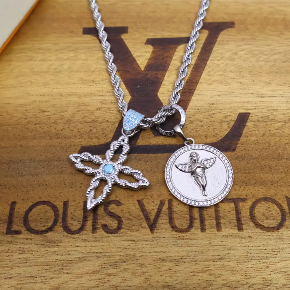 Louis Vuitton LV gold necklace new model