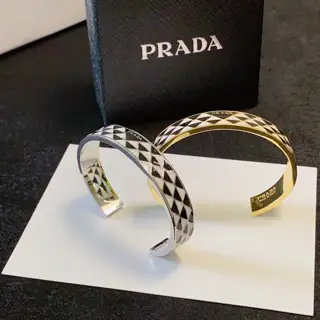 New Prada black and white triangle bracelet Super heavy bling