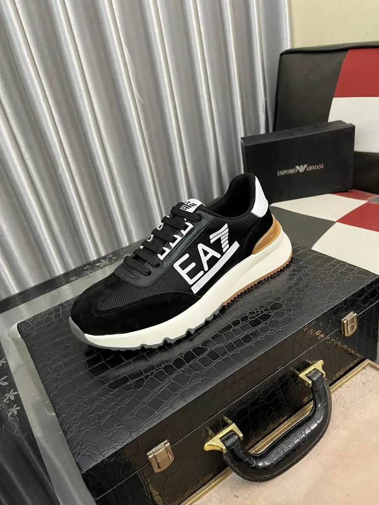 Armani’s latest casual shoes are hot selling. The same style as the official website [Deyi]