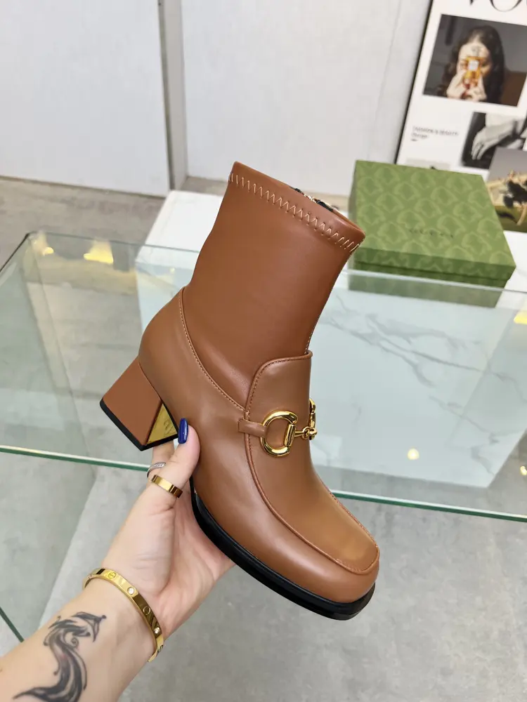GUCCI 2024 latest elastic ankle boots . The classic style is revitalized through the iconic