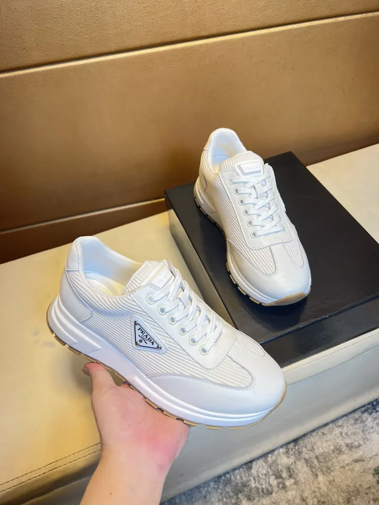 Prada sneakers. Silk calfskin·High frequency brand logo on the shoe·Brand high mercerized