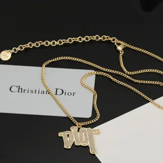 Dior JADIOR letter necklace uses gold as the main color. The retro style of the jewelry is