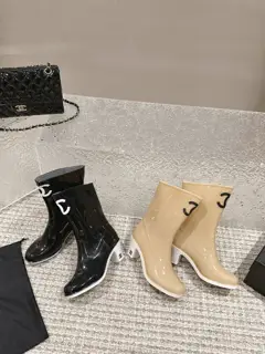 CHANEL 24 A popular rain boots