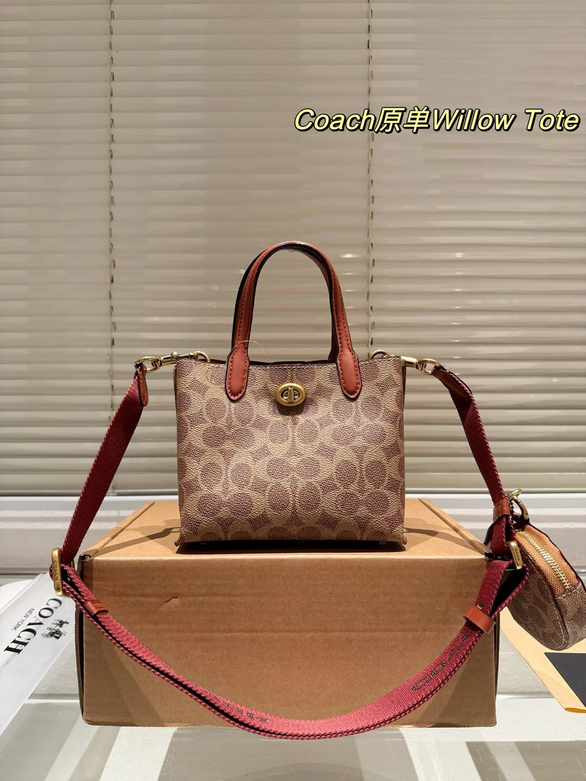 COACH Tote