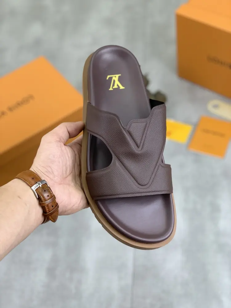 Louis Vuitton men’s slippers