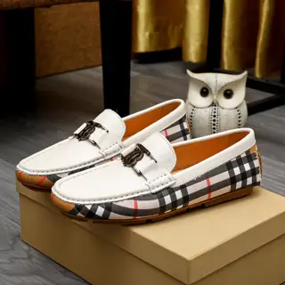 BURBERRY Loafers