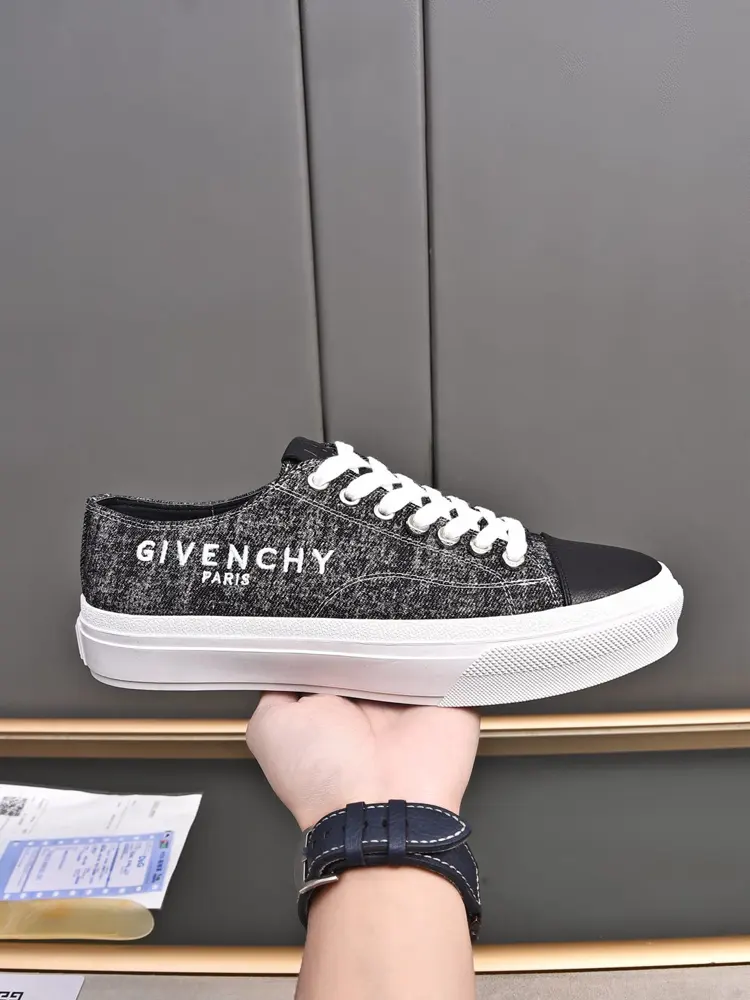 Givenchy low-top sneakers