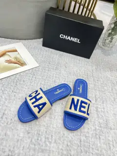CHANEL uses three-dimensional electric embroidery technology on the upper