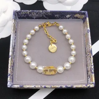 [Dior] Pearl classic hot-selling model A very popular bracelet and necklace Highly