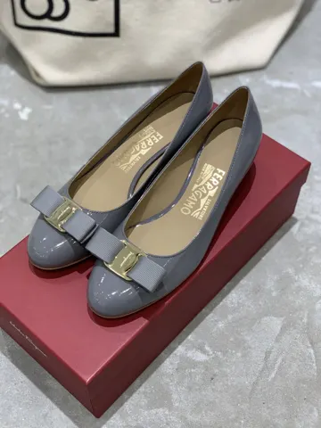 Salvatore Ferragamo Salvatore Ferraga classic VARA bow round-toe ballet shoes