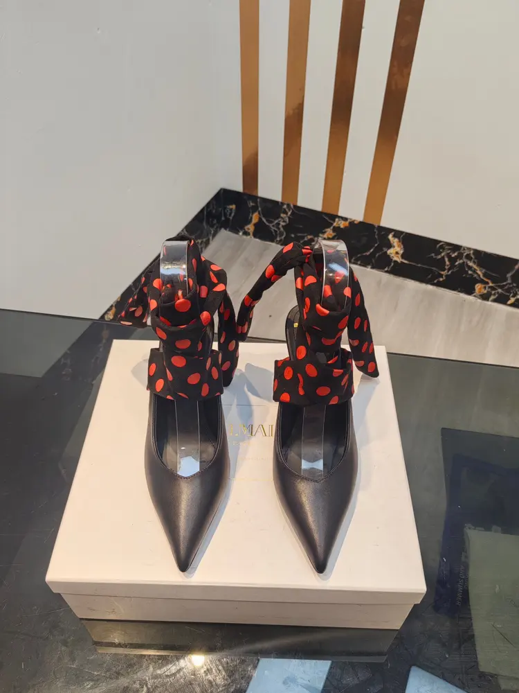 Balmain’s latest spring and summer catwalk high-heeled slippers