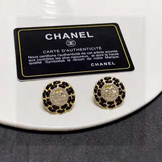 Chanel second-hand earrings
