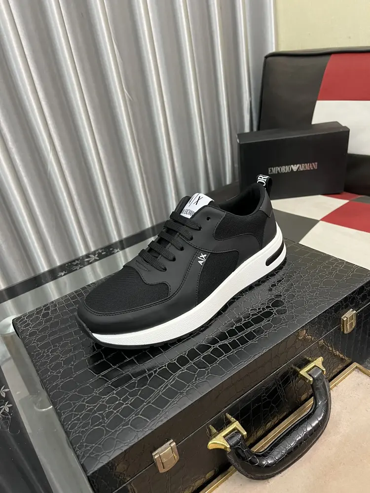 Armani new casual shoes are on sale. Upper cowhide + leather lining