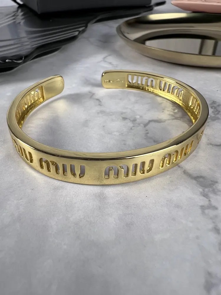 miumiu letter bracelet