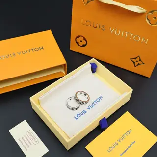 Louis Vuitton ring